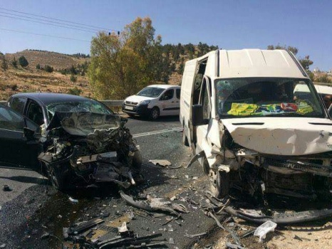 مصرع مواطن من نابلس وإصابة اثنين بحادث سير بالخليل