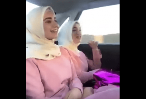 بالفيديو: طالبات روسيات ينشدن أغنية «ياحبيب سلام عليك»