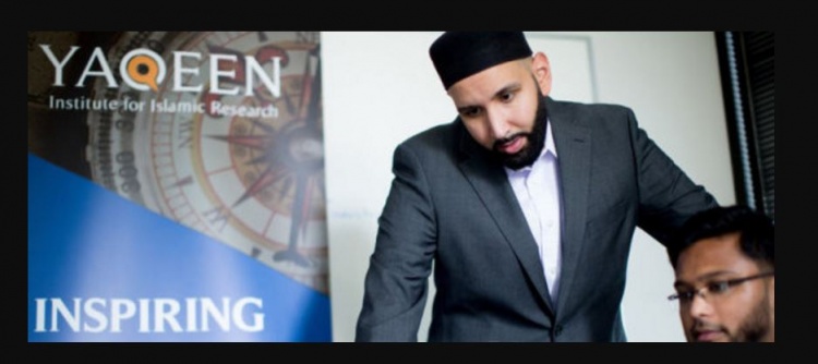 شاب مسلمٌ يواجه جوجل.. محرك البحث يسبب ضرراً للمسلمين لا يمكن إصلاحه، وهكذا يضلل ملايين البشر