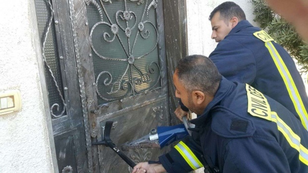 إنقاذ و تحرير طفل من داخل غرفة منزل في عرابة جنوب جنين