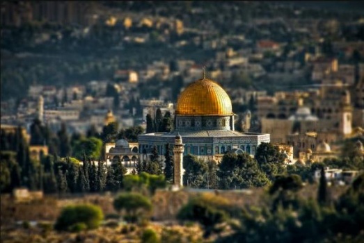القدس عروس اليوم وكل يوم ..بالتحام القيادة والشعب
