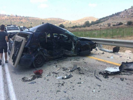 صور :اصابتان احداهما خطيرة جدا بحادث سير مروع قرب قرية دير نظام