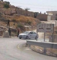 الاحتلال يعتقل فتاة من بني نعيم