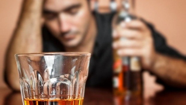 إيران: 5 وفيات و114 حالة تسمم بالكحول المغشوشة