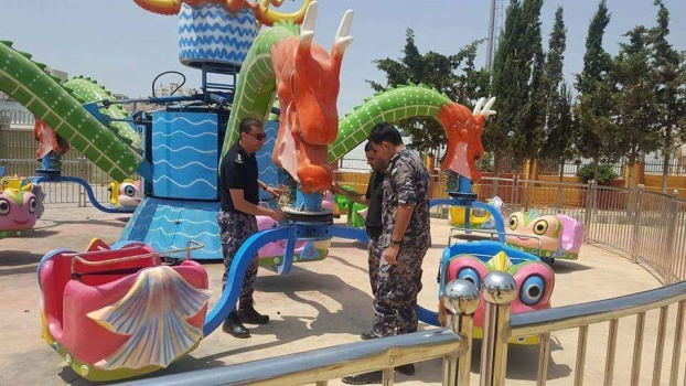 بالصور : دفاع مدني الخليل  يغلق تسع العاب اثناء زيارة مفاجئة للمنتزهات في المحافظة