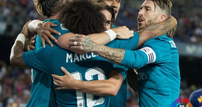 ريال مدريد يكسب برشلونة رغم طرد رونالدو