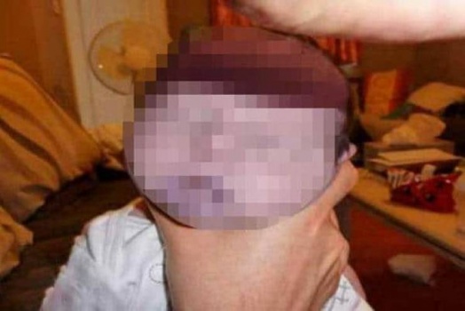 أم تخنق طفلتيها حتى الموت في مكة.. والسبب صادم جدا!!