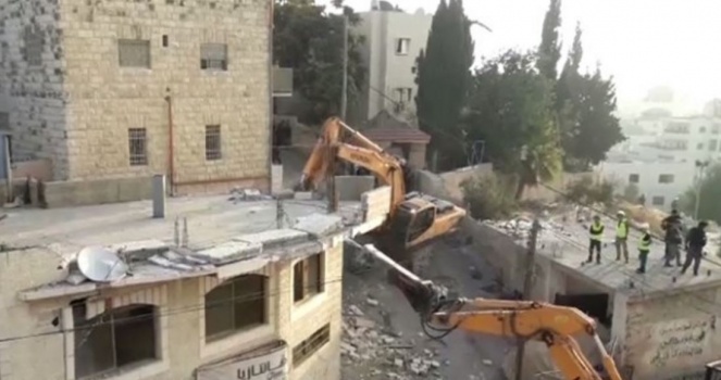 فيديو : هدم بناية في القدس
