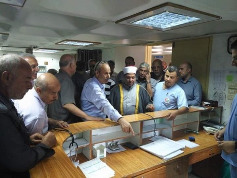 جنين: وزير الأوقاف يتفقد مستشفى الرازي ويقدم 10 آلاف دولار لترميم الأضرار التي لحقت به