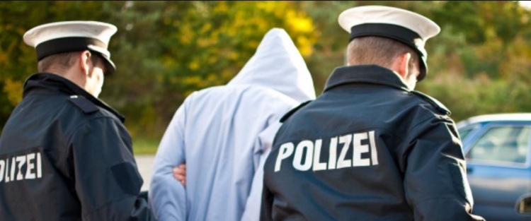 قيمتها 34 ألف يورو.. سرقة حقيبة سائح سعودي في ألمانيا تضم أموالاً ومجوهرات