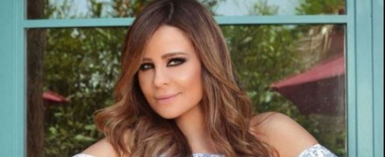 صور: كارول سماحة تحضِّر "دويتو "جديد مع قطة!