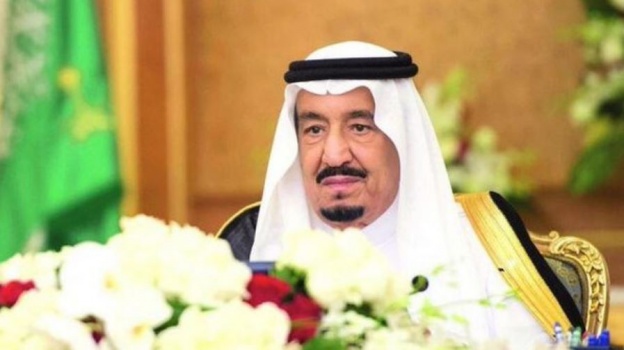 الملك سلمان يأمر بإصدار رخص قيادة السيارات للمرأة في السعودية