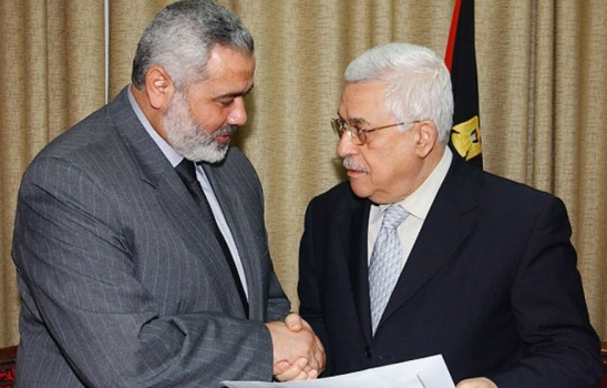 الرئيس عباس يتلقى اتصالا هاتفيا من هنية