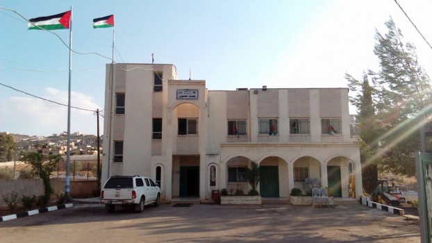 بلدية طمون توضح ببيان للرأي العام حول تعرض مواطنين للخطف والاستيلاء على مركباتهم