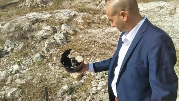 بالصور..فريق دولي يشرع في إزالة ألغام قديمة جنوب جنين