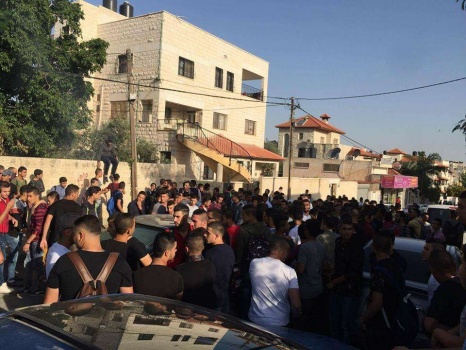 شاهد: طلبة الثانوية العامة في جنين ورام الله يحتجون على مادة "تكنولوجيا المعلومات"