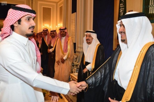السعودي سلطان الدوسري بطل "محطة الوقود" يفجع بوفاة والدته وأشقائه حرقاً