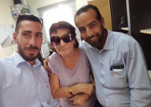 بالصور| محمد.. فلسطيني أعاد كنزاً لسيدة يهودية