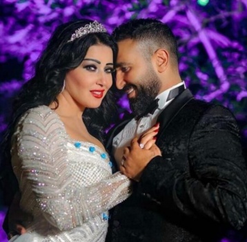 سمية الخشاب تصور زوجها أثناء صلاته قيام الليل شكراً لله