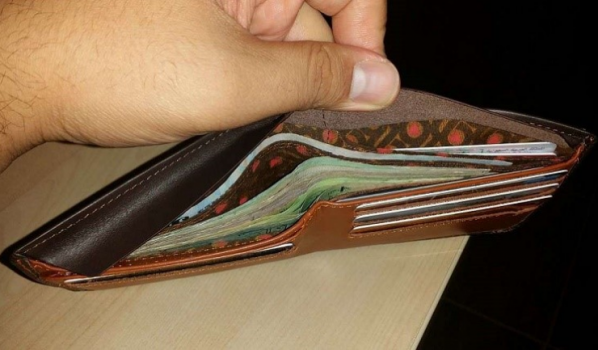 افريقية تدّعي أنها أوروبية توقع بخليجي وتقوم بابتزازه بـ'صور مخلة'