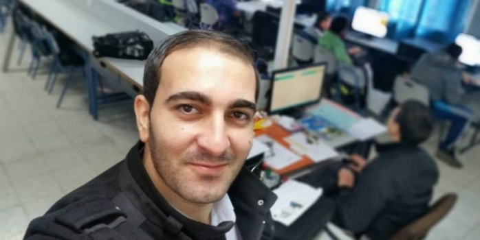 المعلم سعيد عرباس يسطّر قصة نجاح بحصاد ارفع جائزتين تربويتين في فلسطين