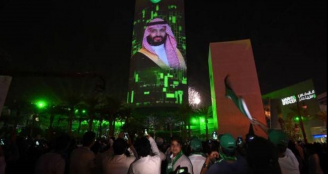 السعودية تقيم حفلا غنائيا استعراضيا لفنانة لبنانية شهيرة