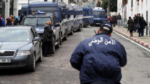 اعتداء عنيف على طفل عبر عن حبه لزميلته
