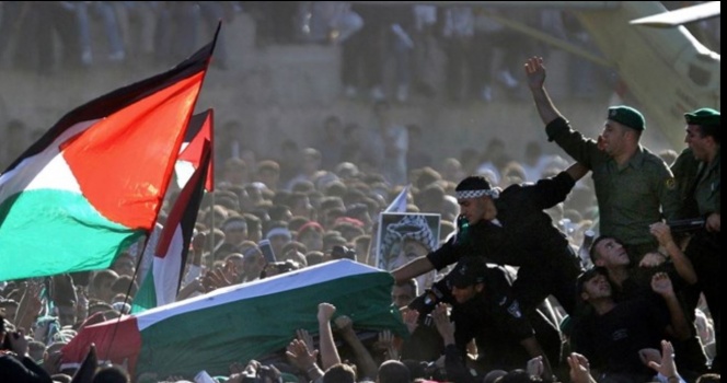 "الإعلام": أبو عمّار علامة فلسطين الفارقة