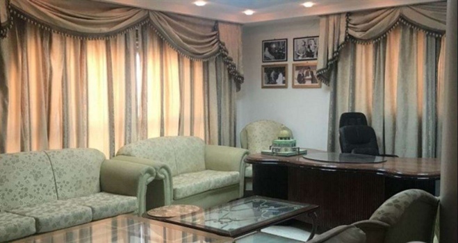 محافظ نابلس يزور منزل الرئيس الراحل أبو عمار في غزة