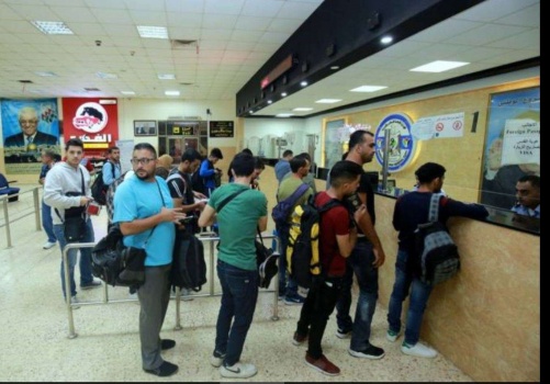 الاحتلال يمنع 6 فلسطينيين من السفر عبر 'الجسر'