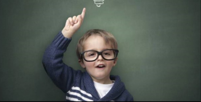 ماذا تعرف عن أنواع الذكاء التي يمتلكها طفلك؟