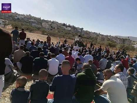 عشرات المواطنين يؤدون صلاة الاستسقاء في قرية الجديدة جنوب جنين