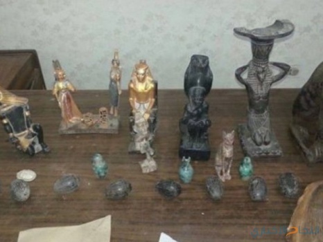 قلقيلية:الشرطة تقبض على مهرب اثار و تضبط بحوزته قطع نقدية وفخارية اثرية