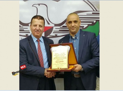 وقائي جنين يكرم الدكتور مأمون زيود مدير صحة جنين سابقاً