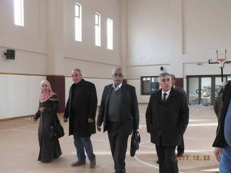 وزير الحكم المحلي يجتمع مع رؤساء الهيئات المحلية في جنين ويتفقد الملعب البلدي والمركز الكوري الشبابي