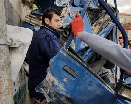 فيديو- 15 إصابة إثر صدم شاحنة بمركبات ببيت جالا