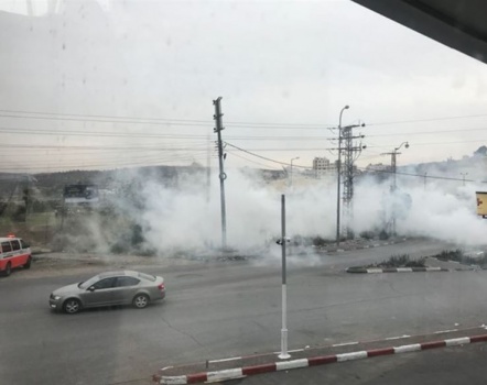 الاحتلال يهدد بإغلاق حاجز المحكمة