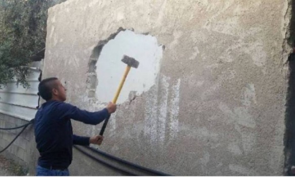 الاحتلال يجبّر ذوي الشهيد الجعار على هدم منزله