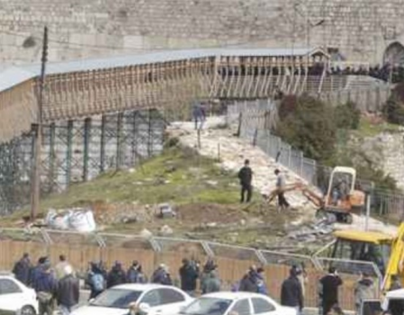 بلدية الاحتلال تبحث مشروع قطار خفيف في مدينة القدس