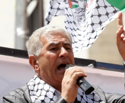 زكي: السلطة سترفع دعوى "للجنائية" ضد ترامب
