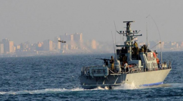 الاحتلال يُمطر قوارب الصيادين بالرصاص في غزة