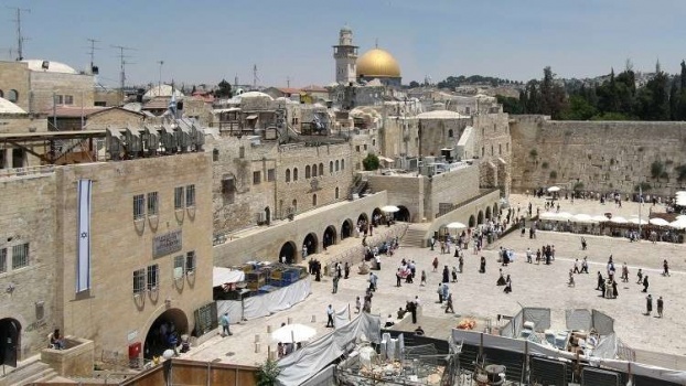 الرئاسة الفلسطينية : حائط البراق جزء من الدولة الفلسطينية ولن نقبل بأي تغيير على حدود القدس الشرقية