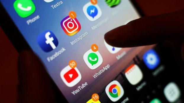 أطلق النار على رأسه خلال مكالمة فيديو على واتساب مع حبيبته!