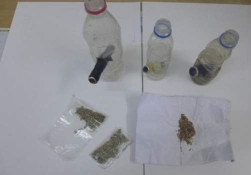 الشرطة تقبض على شخص لحيازته 450 بذرة من القنب الهندي المخدرة في رام الله