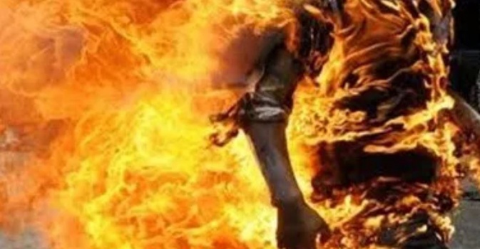 «كيدهن عظيم».. تزوج بأخرى فأشعلت النار في نفسها واتهمته بالشروع في قتلها