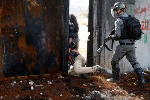 بينهم صحفي.. 5 إصابات خلال قمع الاحتلال لمسيرة بلعين
