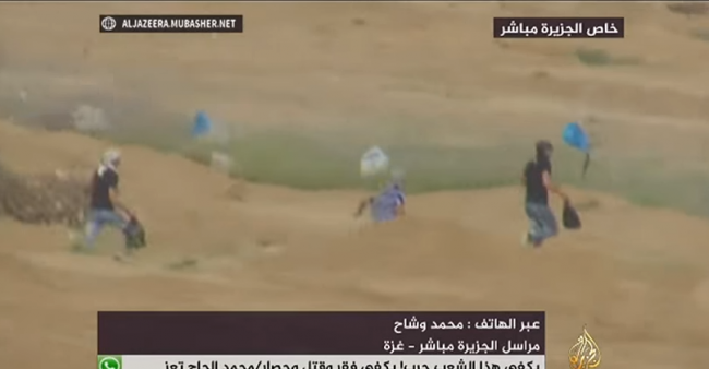 فيديو.. تسلل 4 شبان من غزة وإحراق آلة حفر إسرائيلية