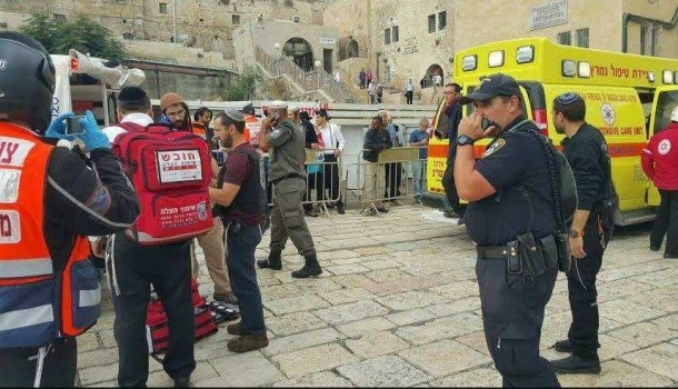 بالصور..إستشهاد شاب برصاص الإحتلال بزعم تنفيذه عملية طعن بالقدس المحتلة