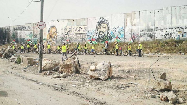 مسيرة دراجات باتجاه حاجز قلنديا ردا على سباق "طواف إيطاليا" في مدينة القدس