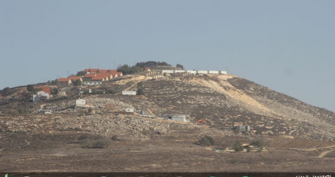 ضابط إسرائيلي يستولي على أراض فلسطينية ويقيم عليها بؤرة استيطانية